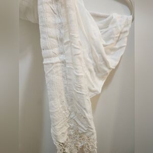 H&M White Textured Viscose Scarf